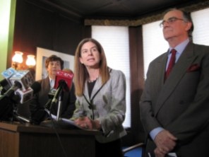Susan Bysiewicz, center, with state chair Nancy DiNardo and her lawyer, Wesley Horton, in 2010.