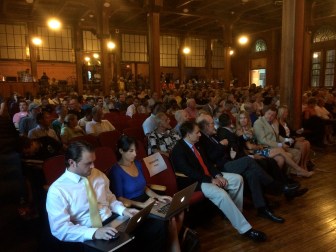 The audience was packed with partisans.