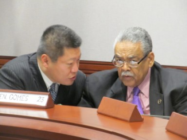 Sen. Edwin A. Gomes, right, and his GOP counterpart, Sen. Tony Hwang.