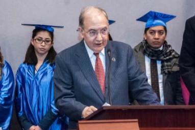 Sen. Martin Looney at a press conference last week announcing his support for financial aid for Dreamers