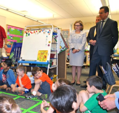 Education Commissioner Dianna Wentzell with Gov. Dannel P. Malloy in a kindergarten classroom at an elementary school in Bristol.