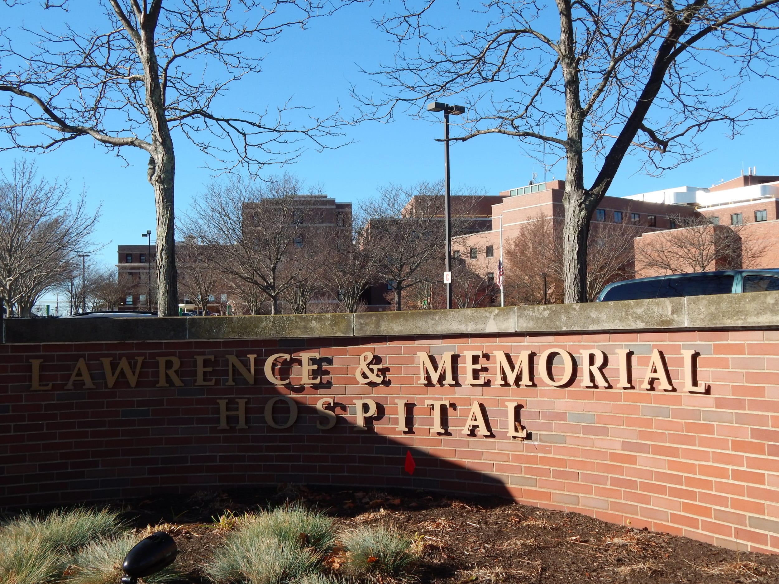 This is a picture of Lawrence + Memorial Hospital in New London.