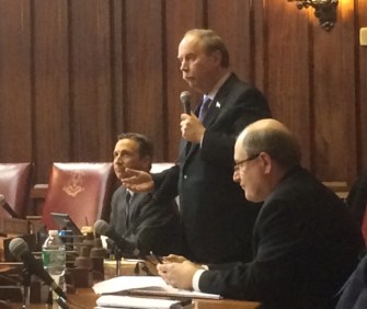 Sen. Michael McLachlan objecting to resolution sponsored by Sen. Bob Duff, left.