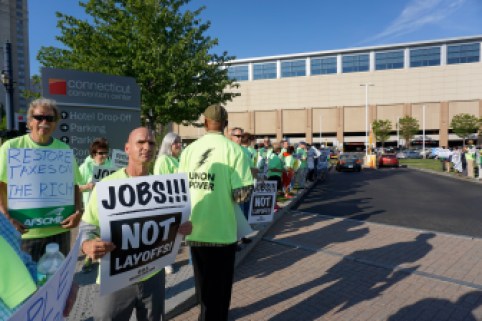 Unions welcomed dinners to the Democratic Party's annual fundraising dinner.