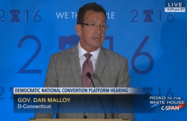 Gov. Dannel P. Malloy seemed to make amends with the Bernie Sanders campaign at the Democratic Party Platform Committee meeting in Orlando, Fla., Friday.