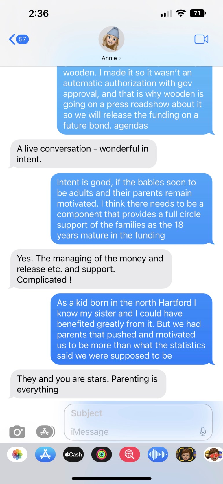 Text messages between chief-of-staff Paul Mounds and first lady Annie Lamont.