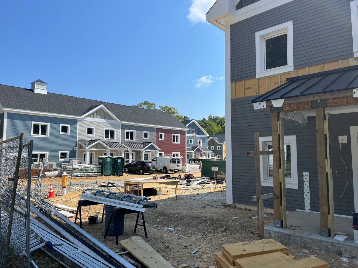 CT senators back federal housing bill to address supply, high costs