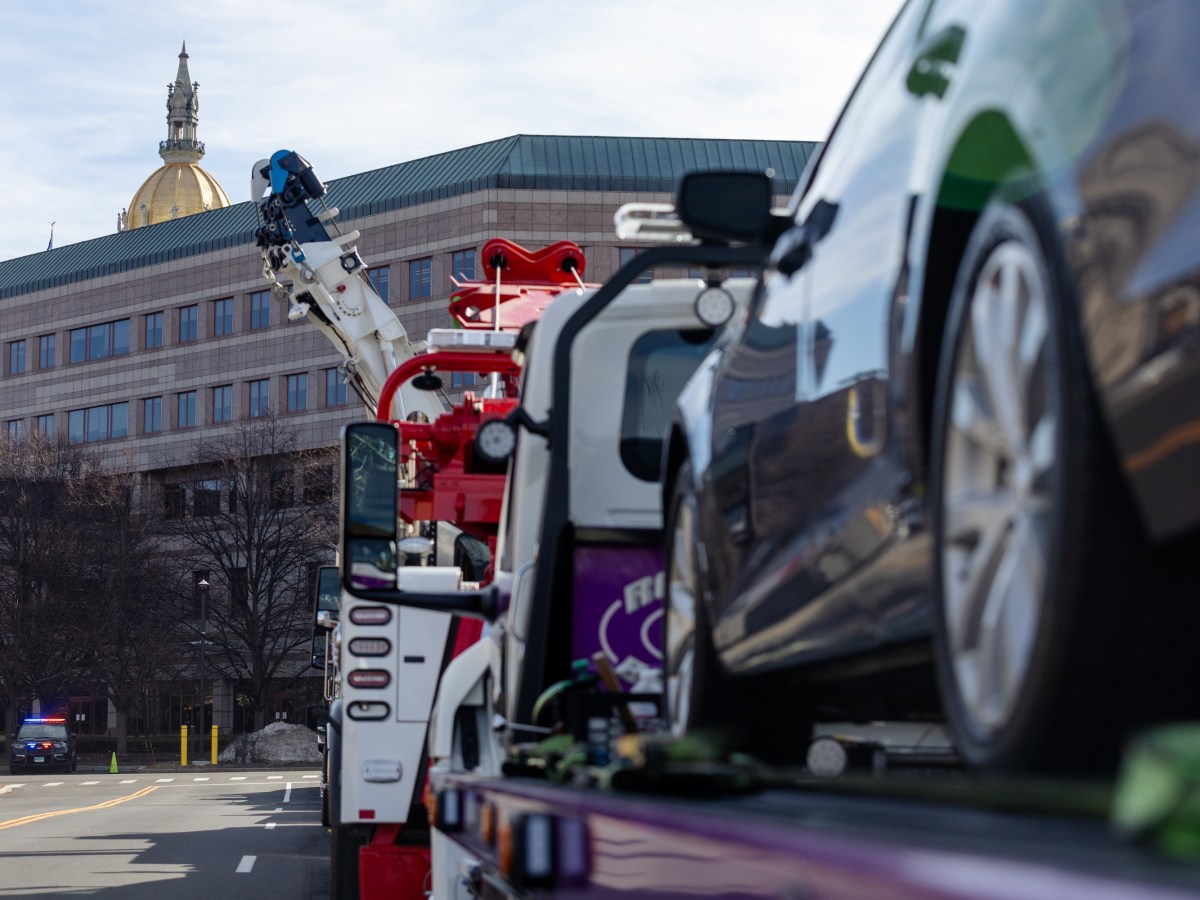 CT DMV raises towing rates, but tow companies say it’s not enough