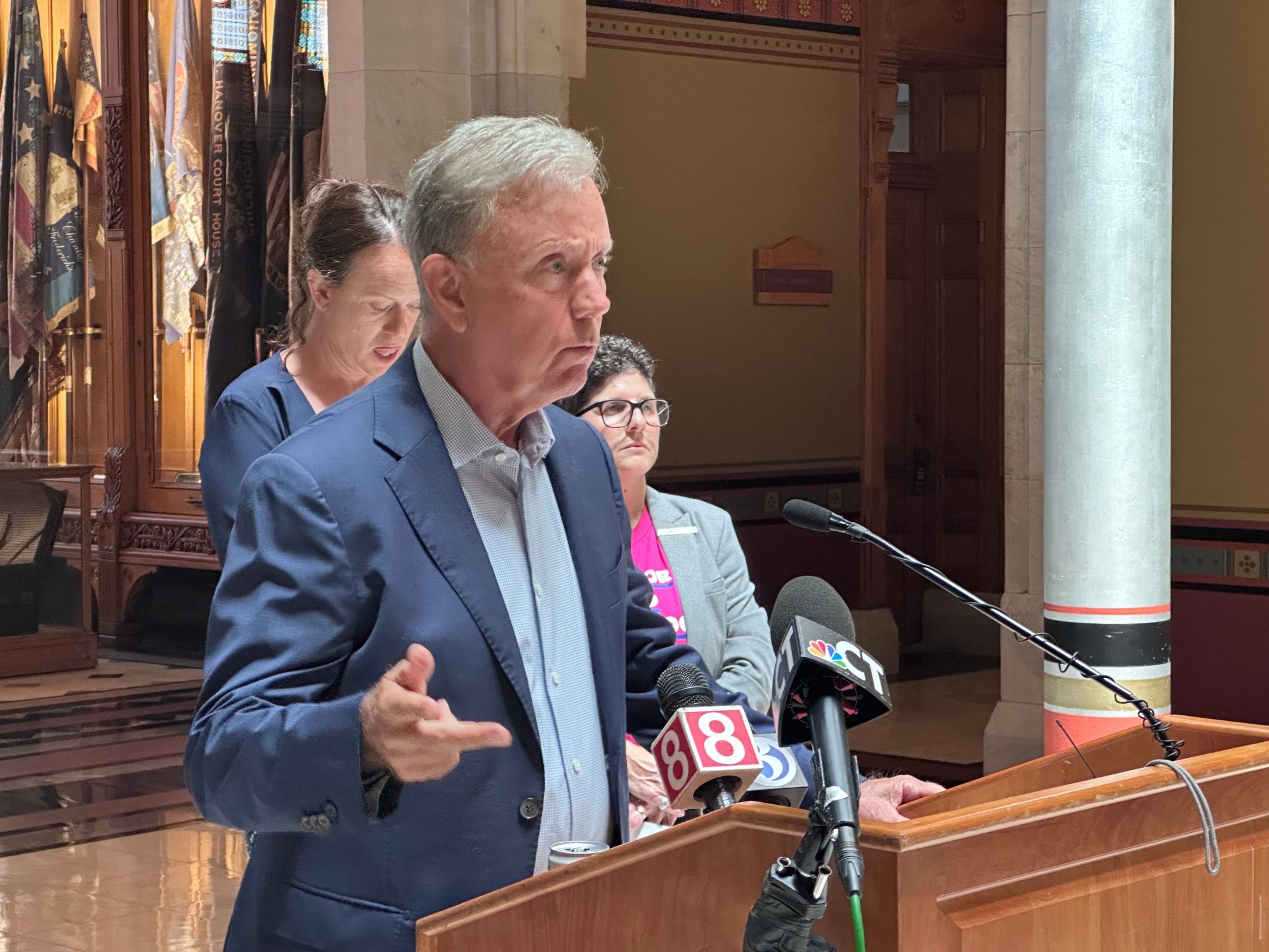 After vetoes on housing and labor, Lamont tries to make amends
