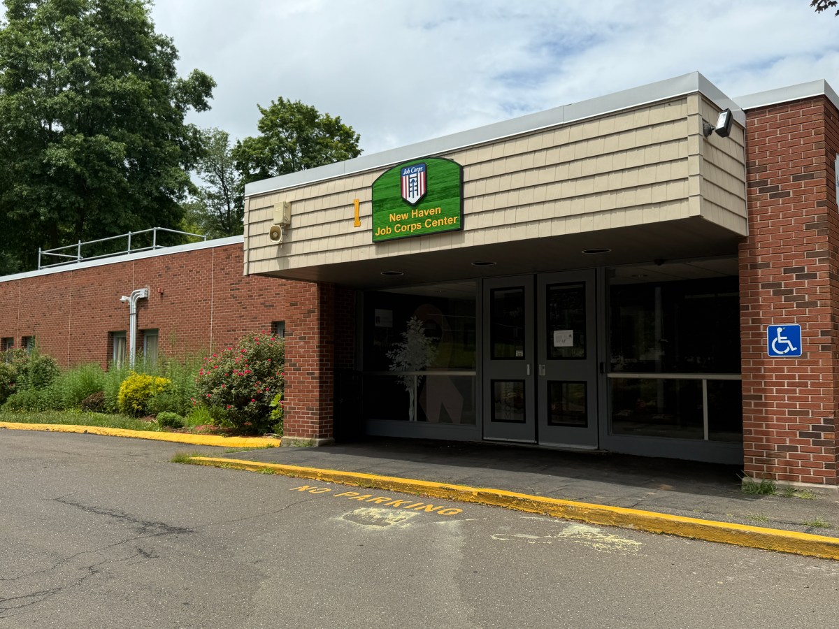 CT unemployment at 4.2% as 2025 report shows muddled economic picture