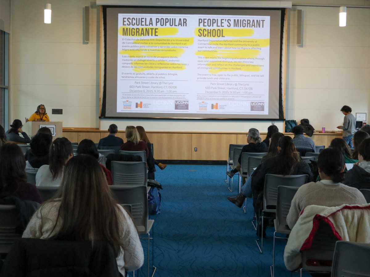 La nueva ‘Escuela Popular Migrante’ en Hartford conecta UConn con la comunidad