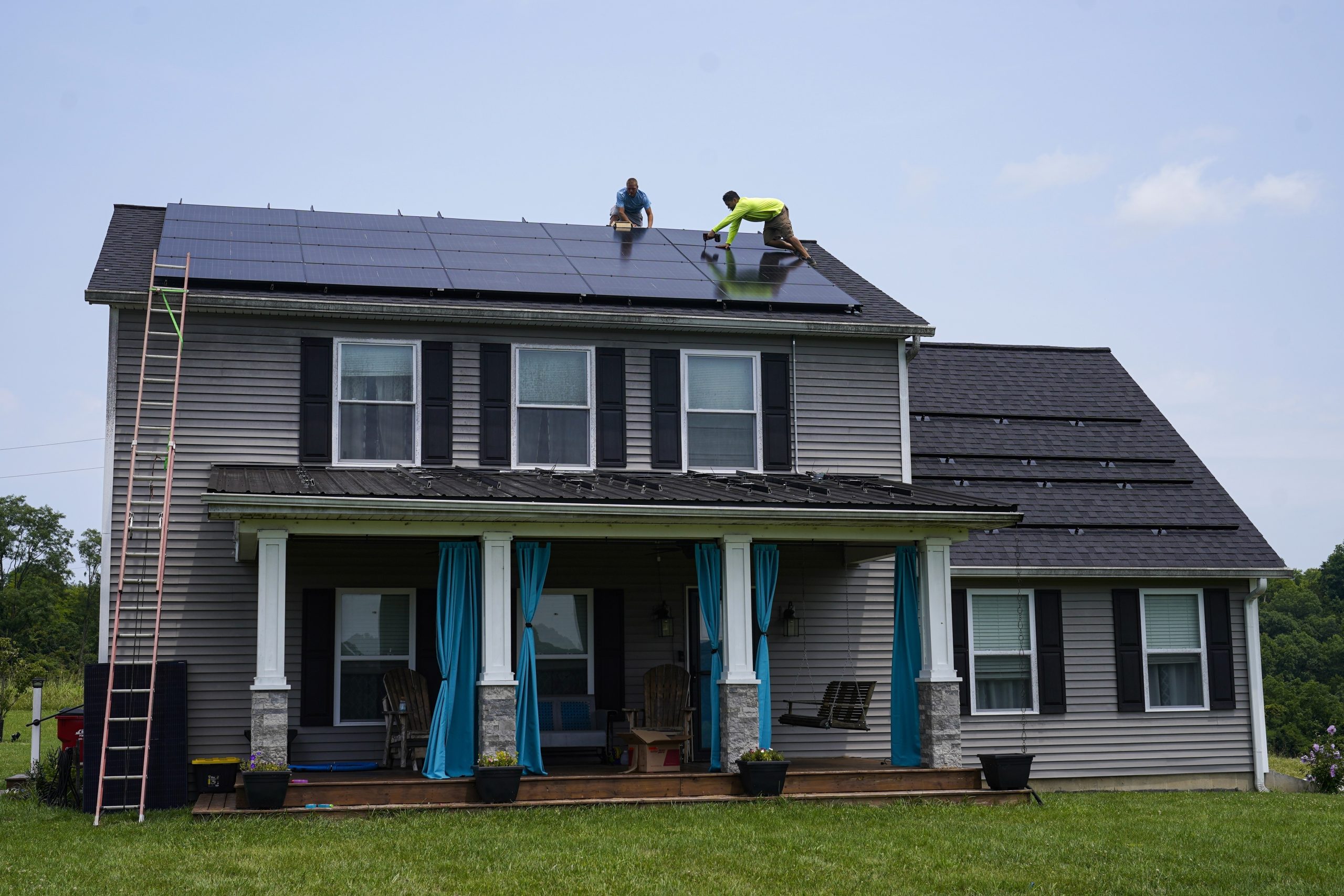 Still interested in solar despite expiring tax credits? What to know