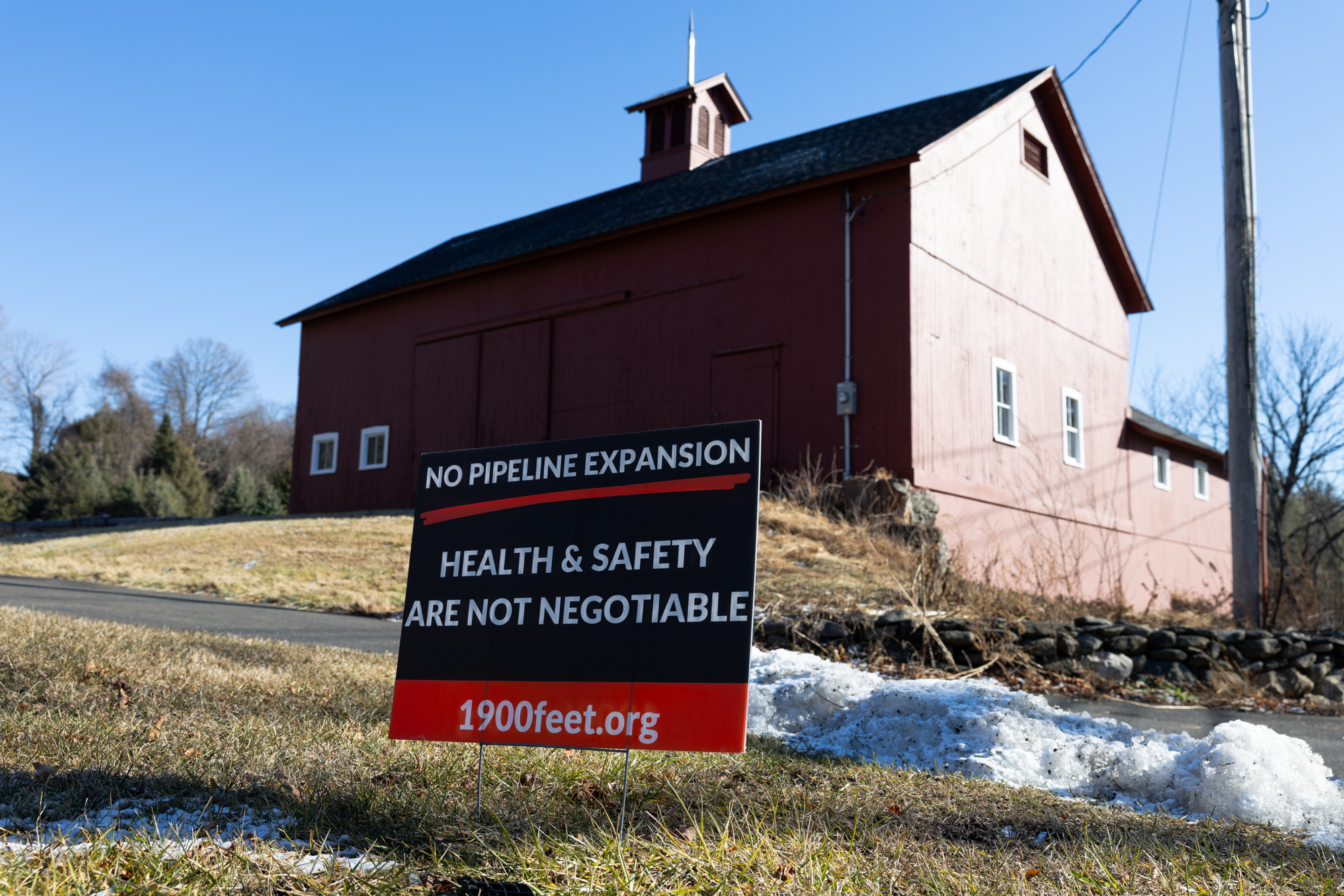 Advocates ramp up pressure on Lamont to reject pipelines, citing economic data