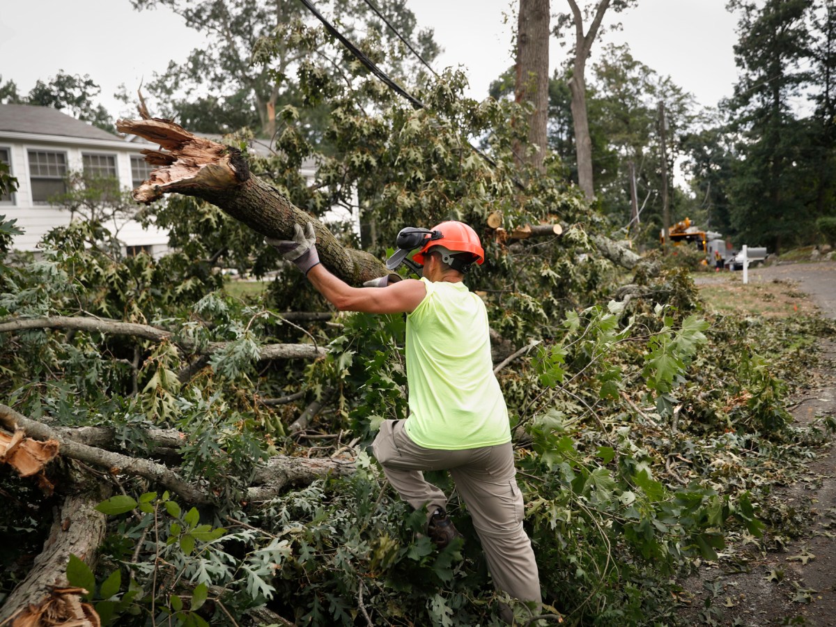 Eversource urges PURA to quickly resolve $1 billion in storm costs