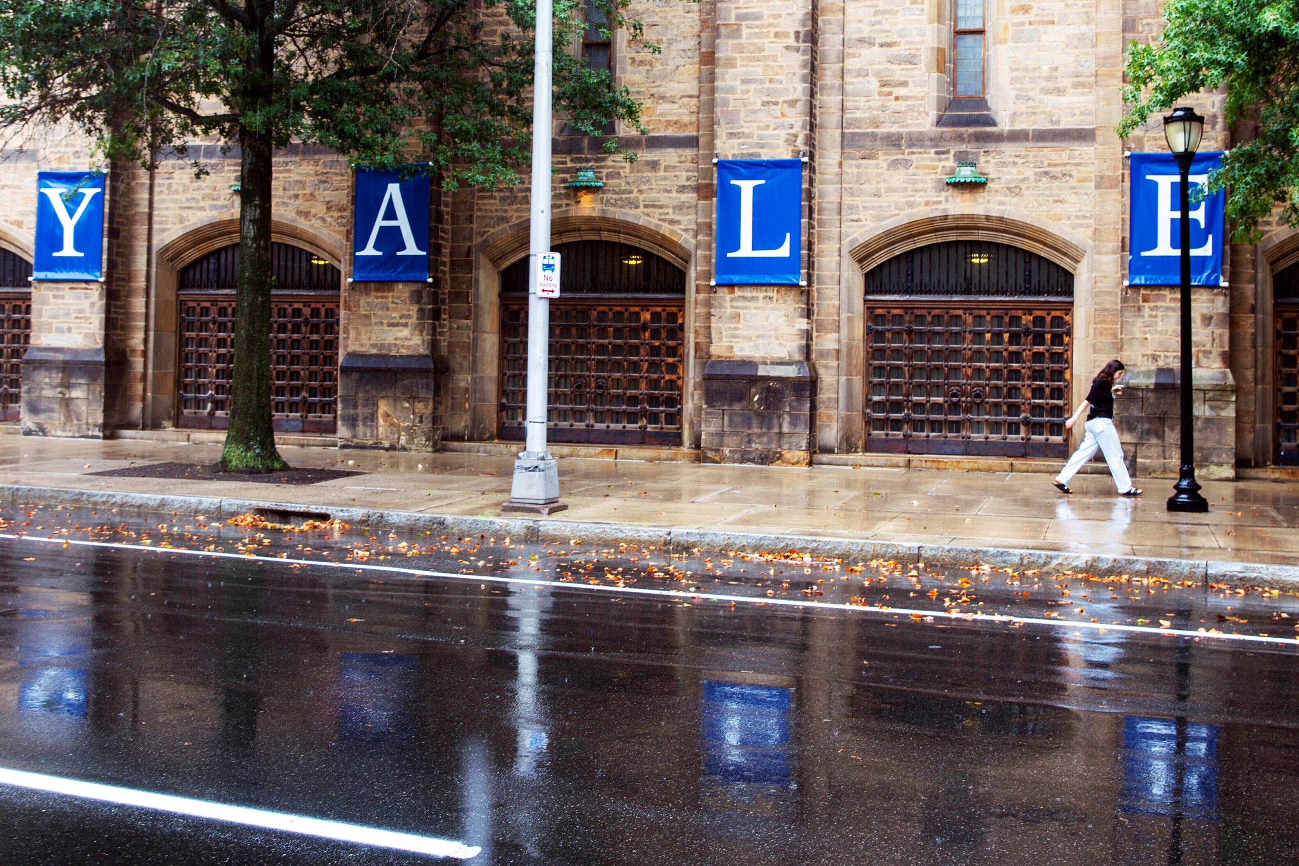 Yale to waive costs for undergrads from families earning less than $100K