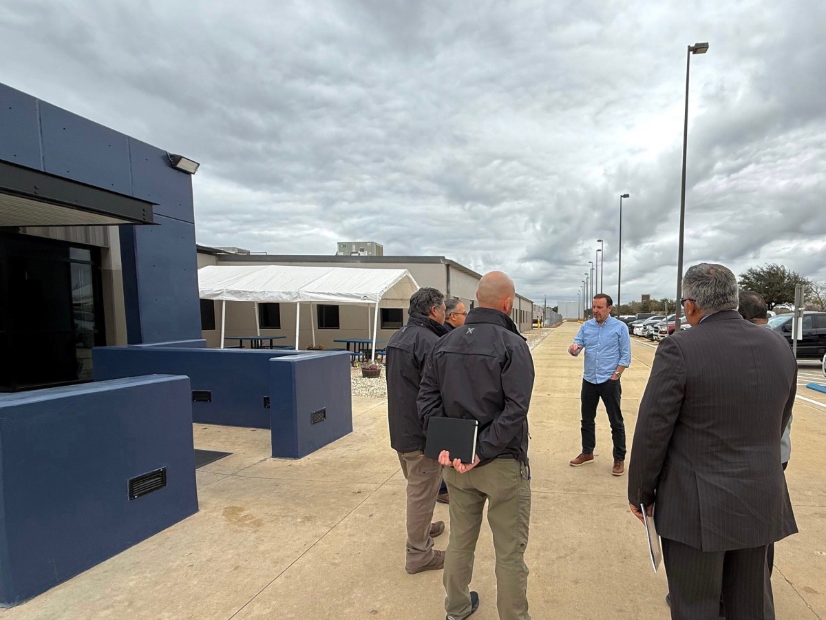 Sen. Chris Murphy went to Texas. ICE didn’t offer a warm welcome.