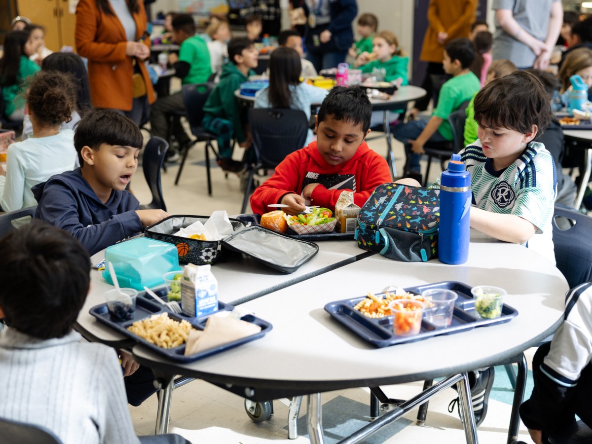At public hearing, strong support for universal free breakfast in CT schools