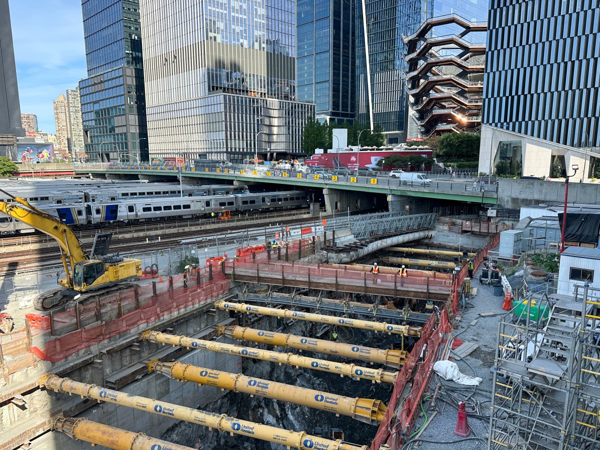 NY, NJ sue Trump admin. over $16B funding freeze for Hudson River tunnels