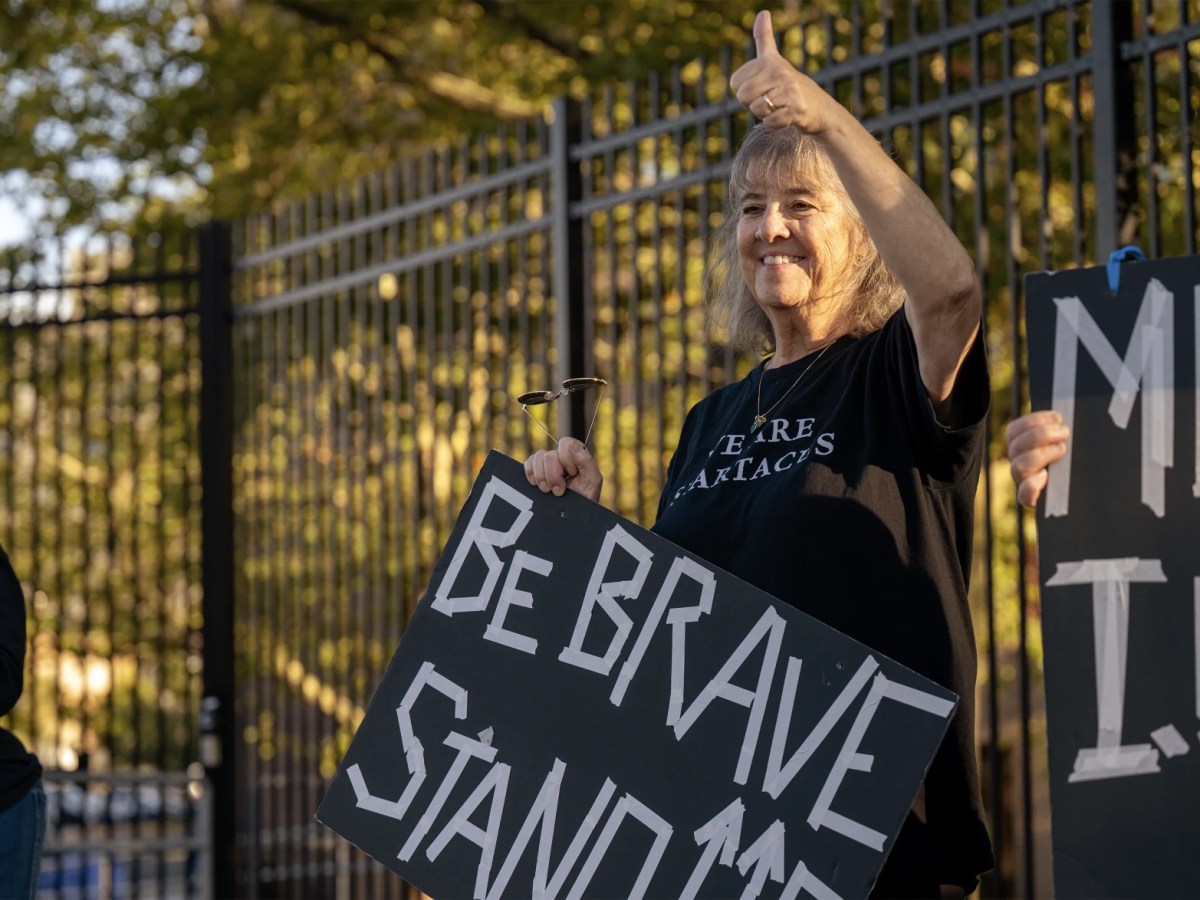 CT State Police agree to allow highway overpass demonstrations