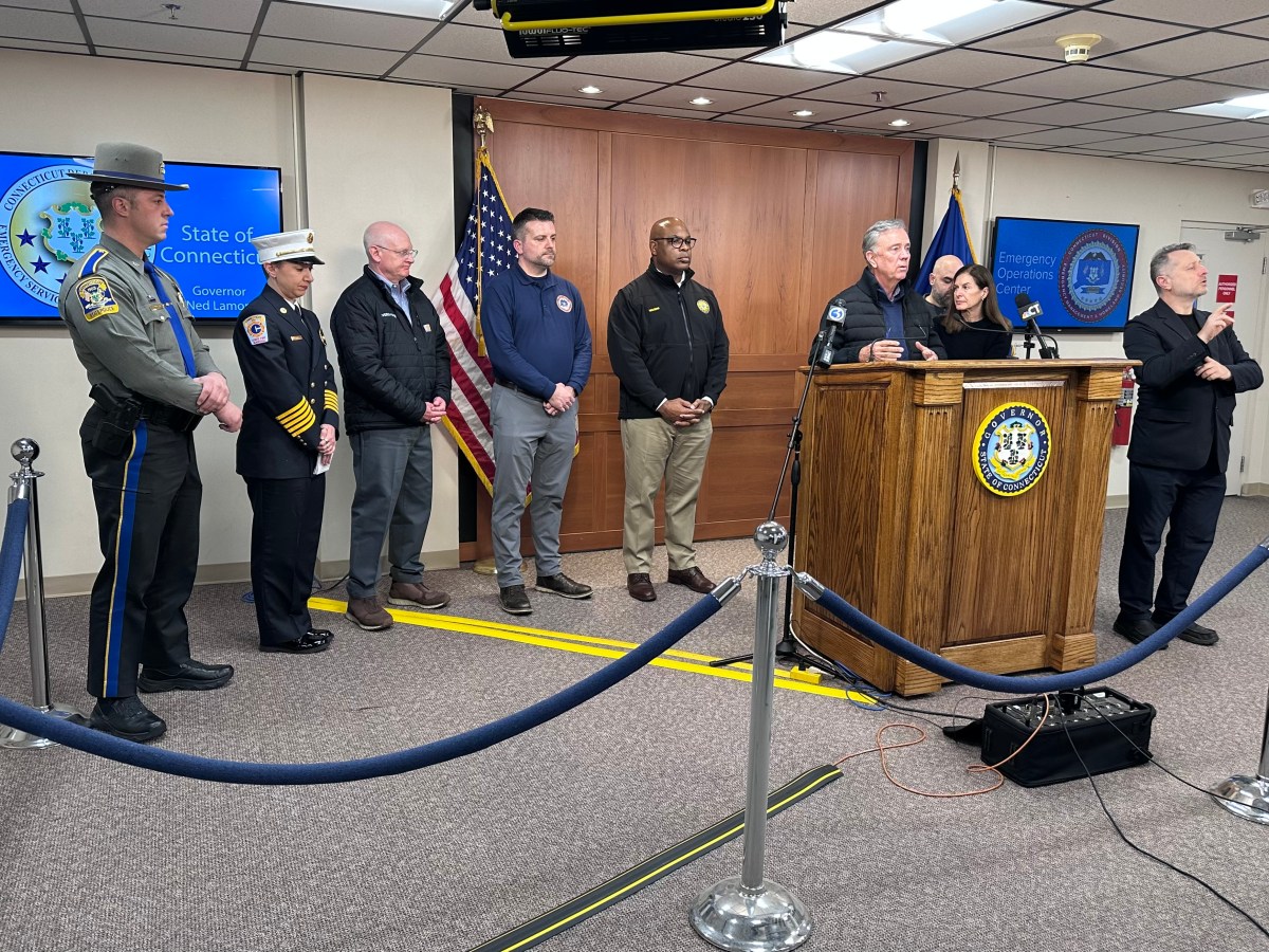 Blizzard to bring major power outages, long restorations to CT