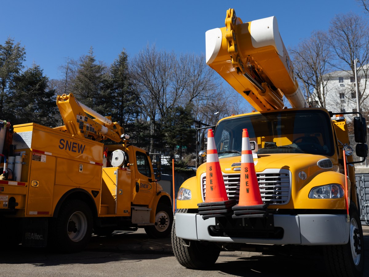 How much does electricity cost at CT’s municipal utilities?