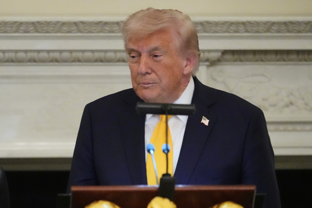 白宫呼吁联邦对AI立法轻触，康州正权衡多项AI相关法案