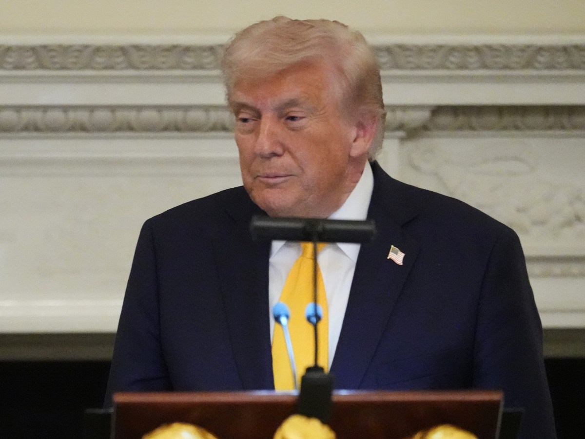 White House urges Congress to take a light touch on AI regulations