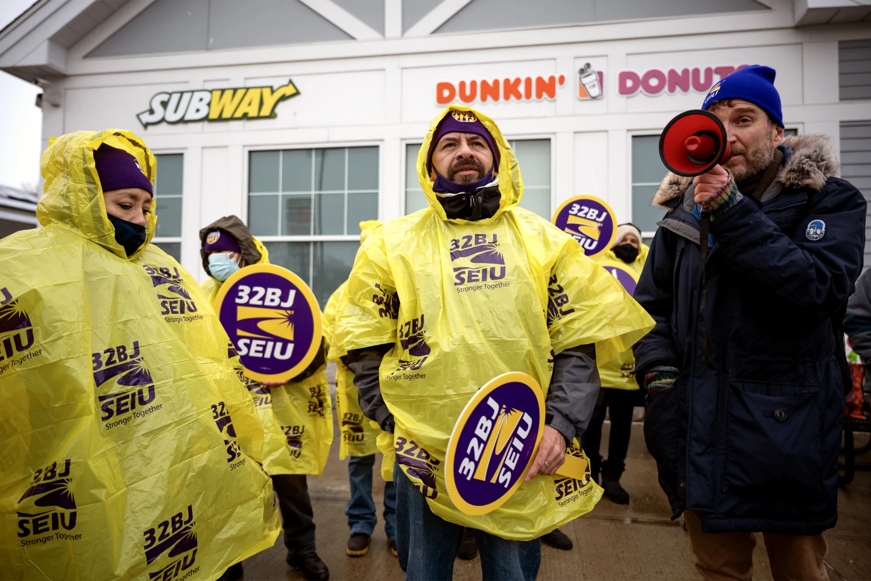 Fast food workers at CT service plazas secure landmark union contract