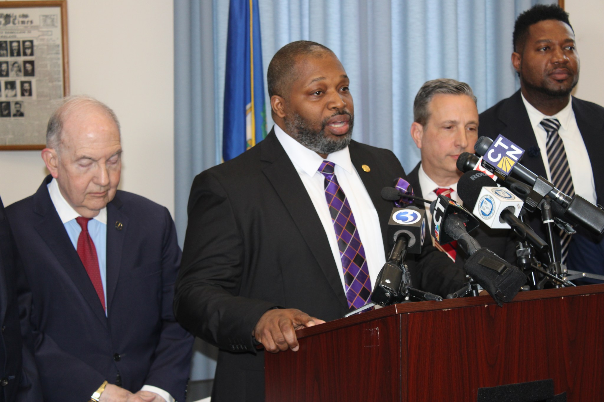 CT Senate passes bill limiting federal immigration actions