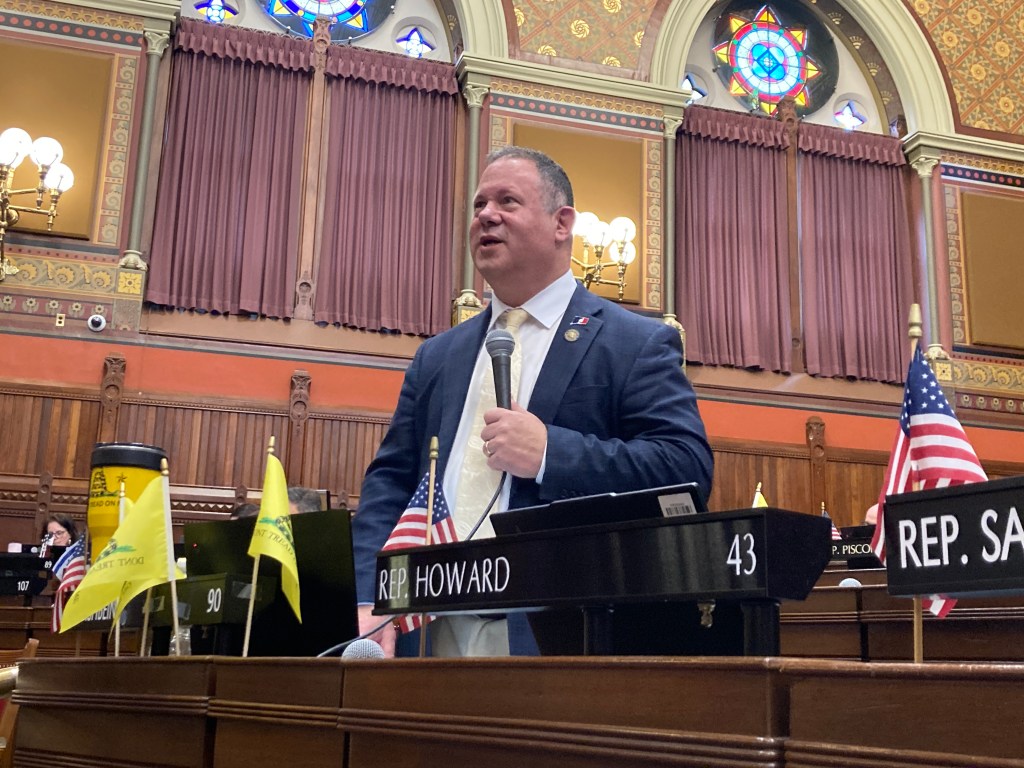 Bill limiting federal immigration actions gets final passage in CT House