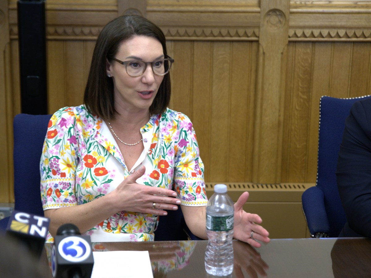 CT school cellphone ban passes House with bipartisan support