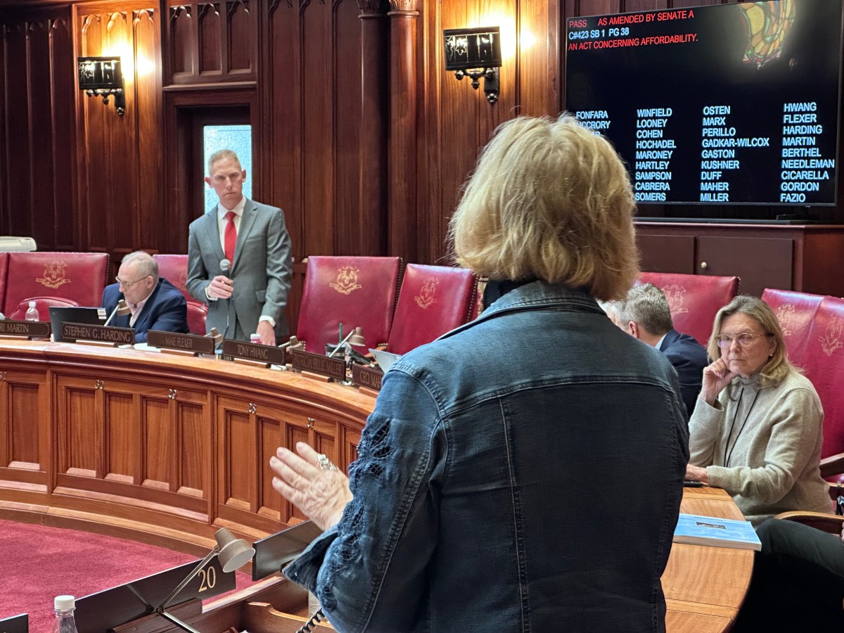 Lawmakers to adopt $28.1B budget with big aid for towns, childcare