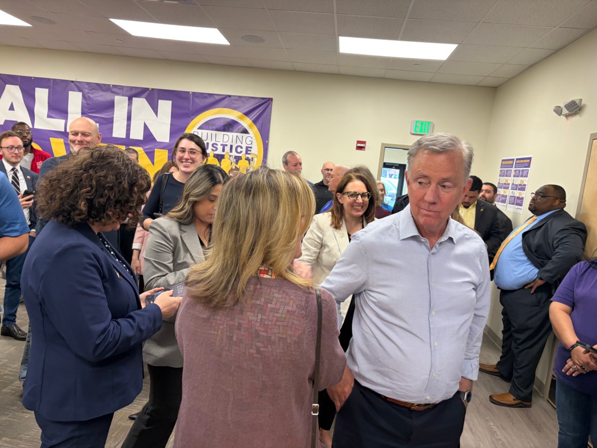 Lamont touts labor bill as he pursues nomination for 3rd term