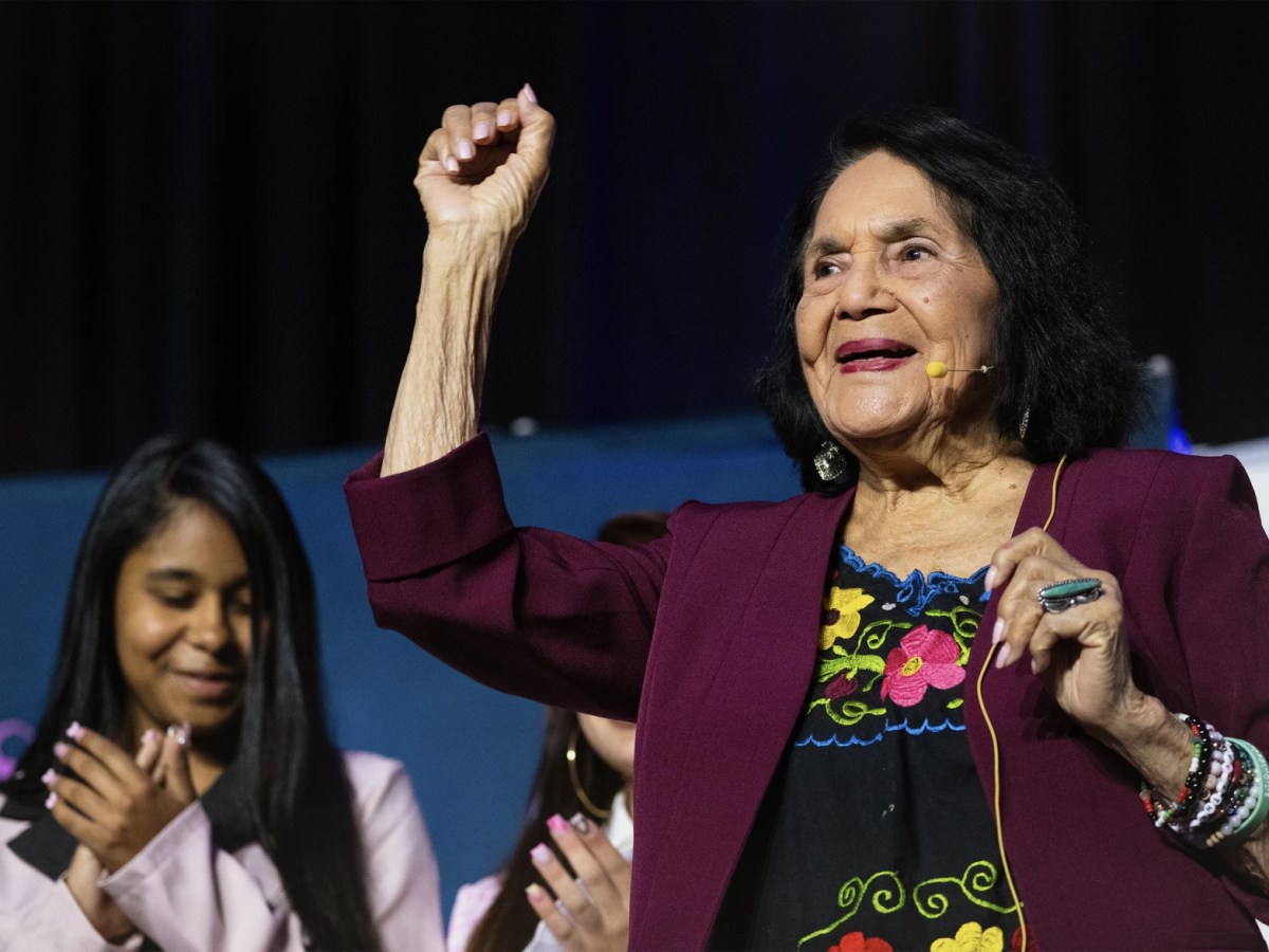 Labor rights icon Dolores Huerta tells CT Latinas to stay civically engaged