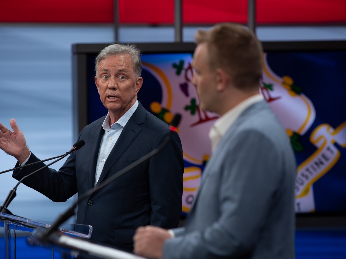 Lamont leads Elliott by 21 points in tightening primary race