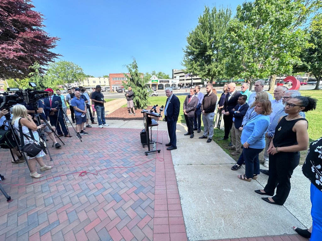 Press conference protesting ICE’s arrest of West Hartford restaurant owner Seyo Cecunjanin
