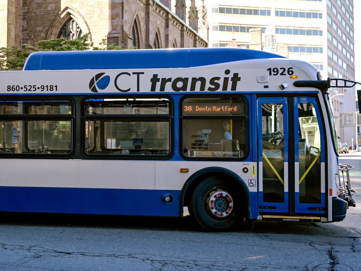 CT school districts to distribute thousands of free bus passes to students