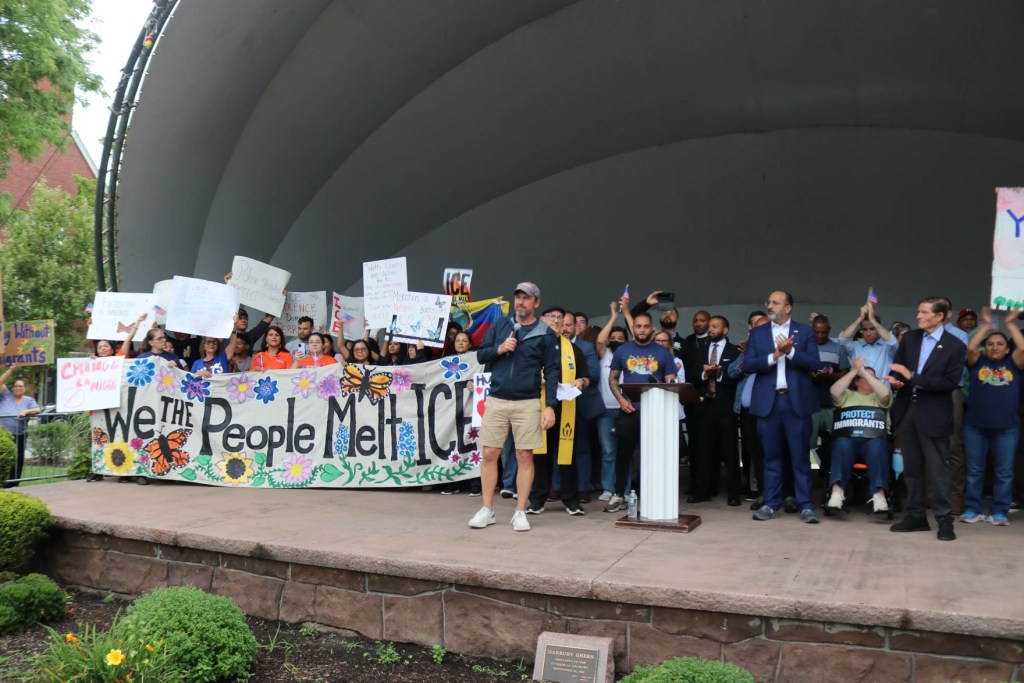 Murphy seeks to bar ICE enforcement at playgrounds, bus stops