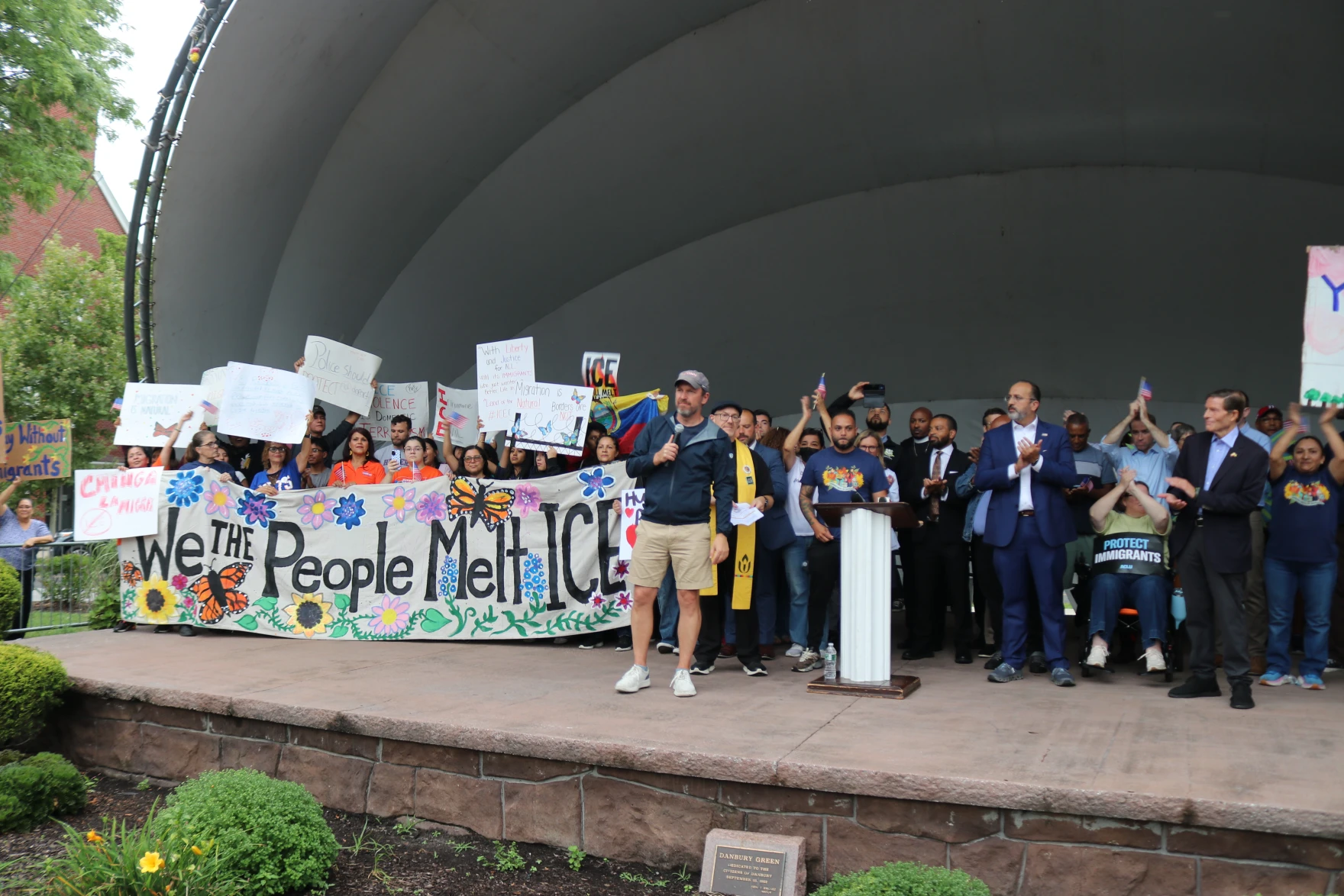 Murphy seeks answers from DHS on ICE operations, arrests in CT