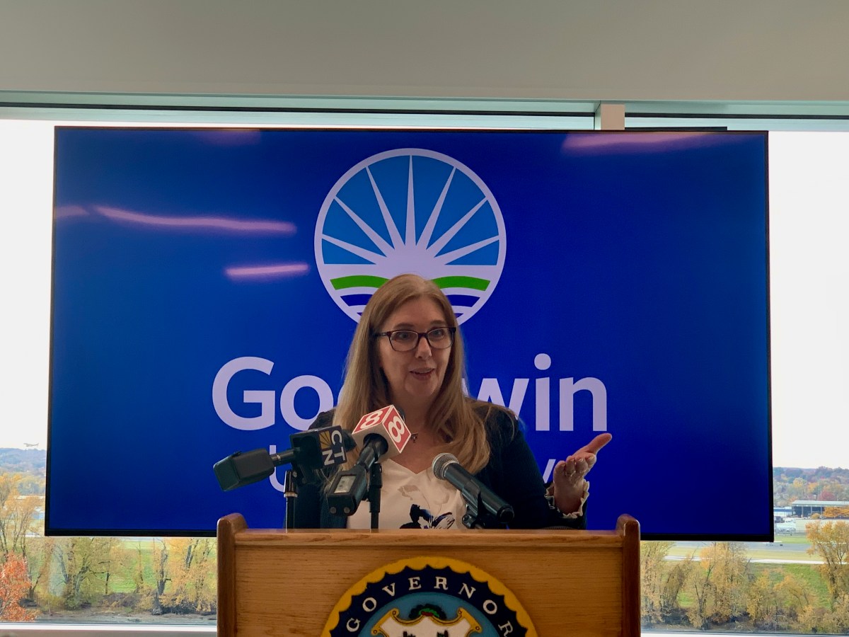 CT leaders tout efforts to train workforce in AI