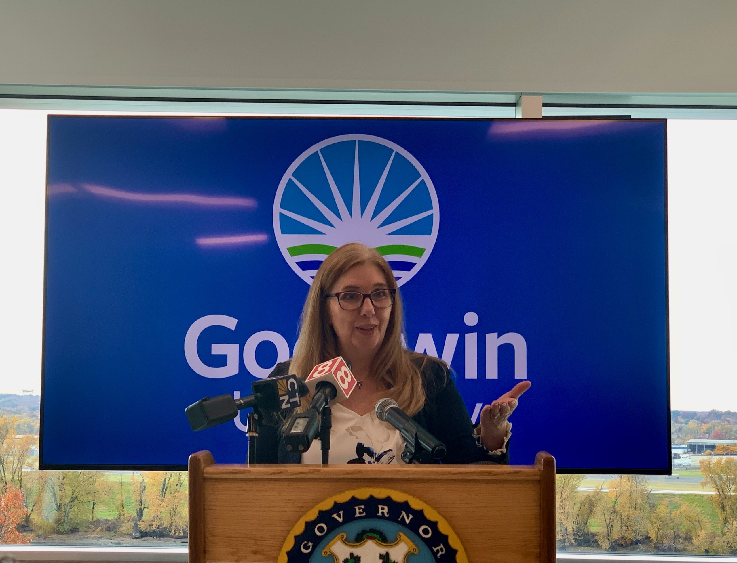 Connecticut Governor Promotes AI Workforce Training Amid Job Concerns