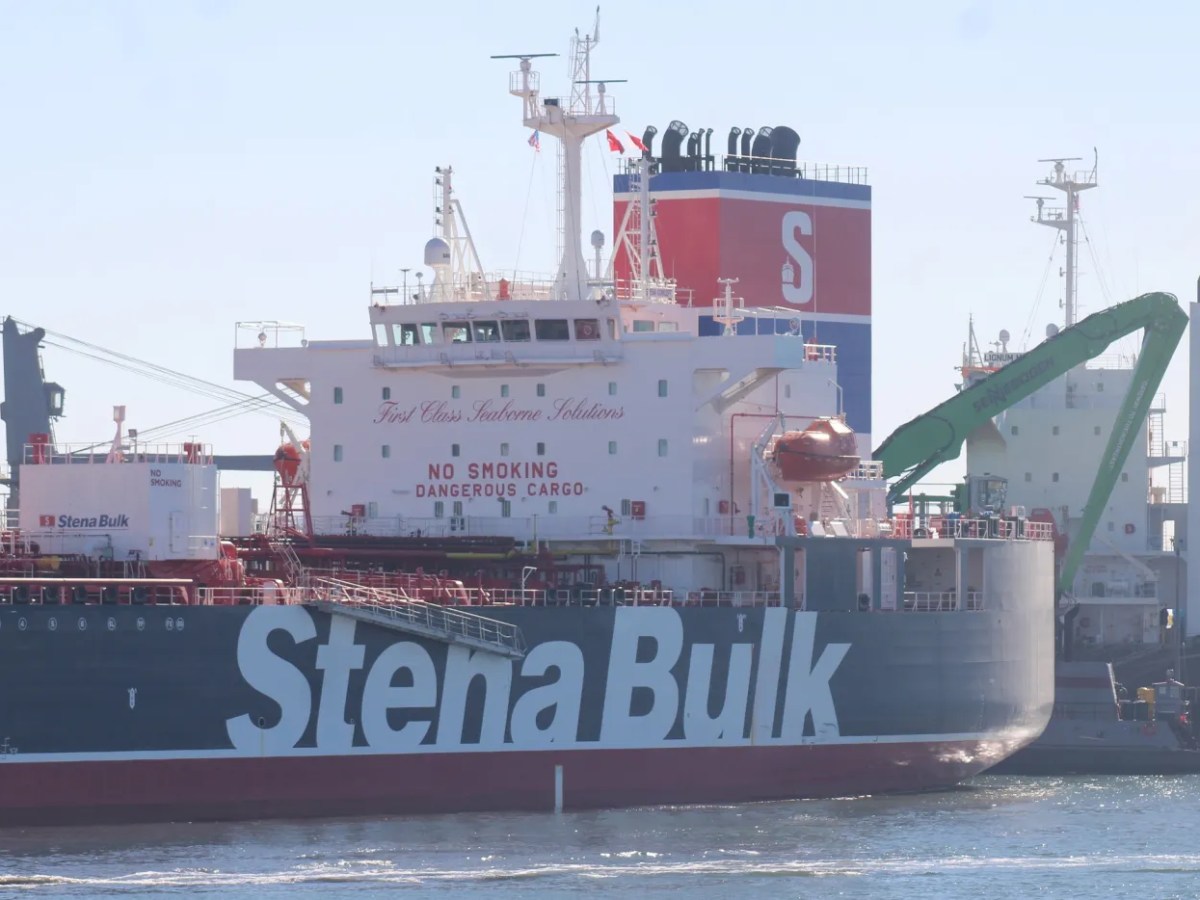New Haven Harbor navigation channel dredging begins